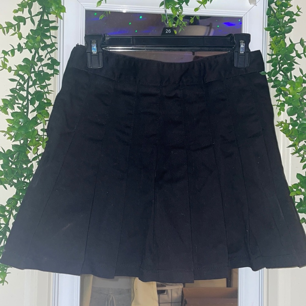 brandy melville black tennis skirt